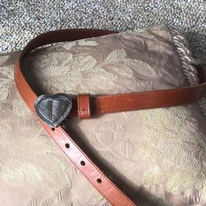 Super cute Jennifer graham leather belt